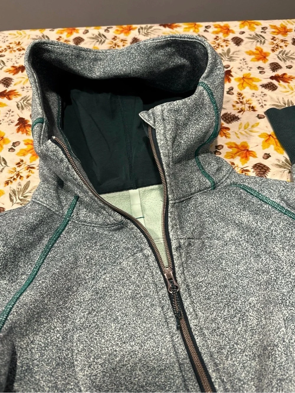 lululemon woman’s Teal Heather Full-Zip Hoodie